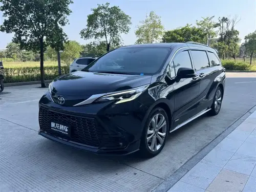 Toyota Sienna, 2023
