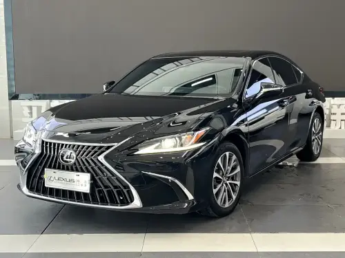 Lexus ES, 2023