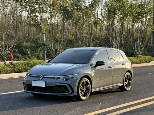 Volkswagen Golf, 2023