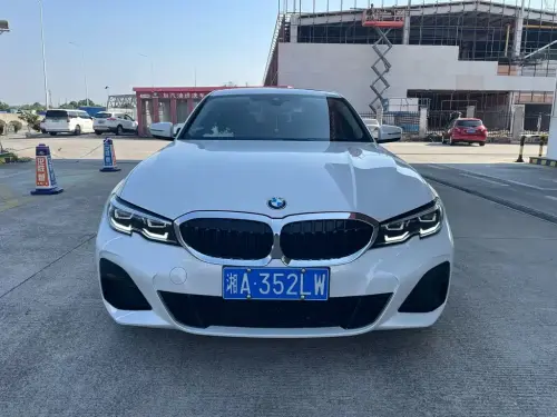 BMW 3-Series, 2022