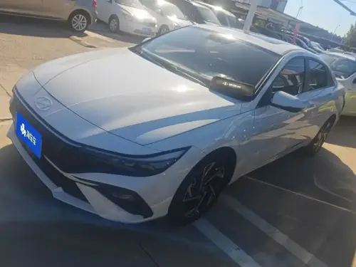 Hyundai Elantra, 2025