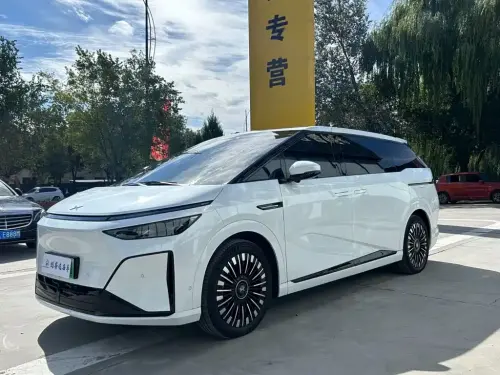 XPeng X9, 2026
