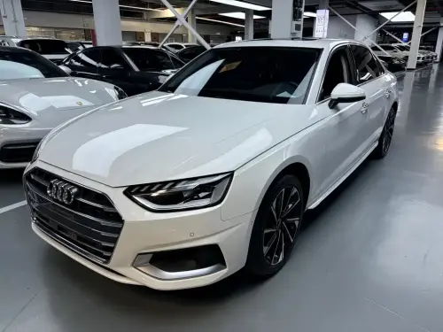 Audi A4, 2022