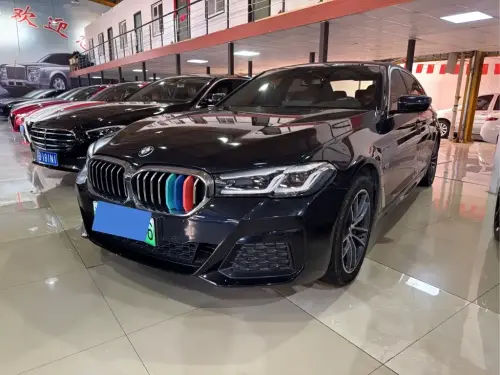 BMW 5-Series, 2022