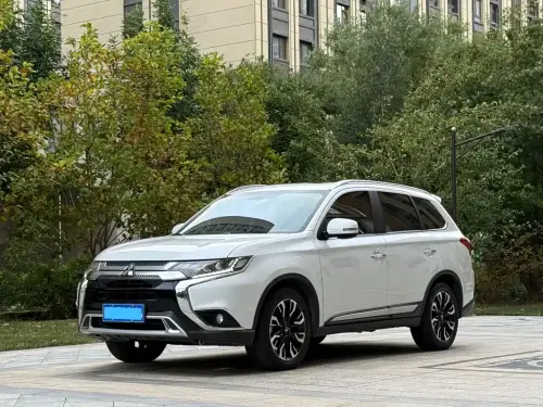 Mitsubishi Outlander, 2021