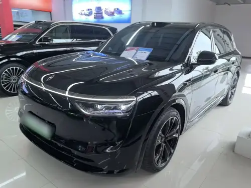 AITO M8, 2025
