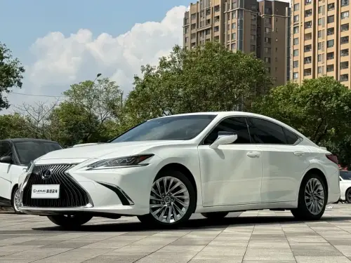 Lexus ES, 2021