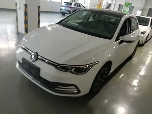 Volkswagen Golf, 2022