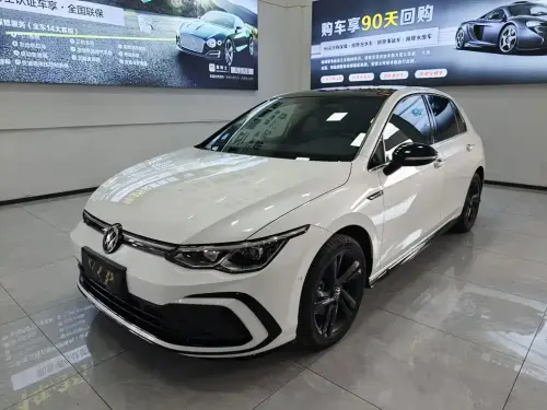 Volkswagen Golf, 2022