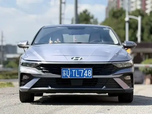 Hyundai Elantra, 2025