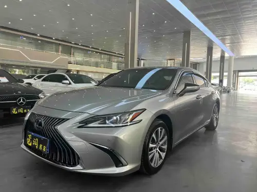 Lexus ES, 2021