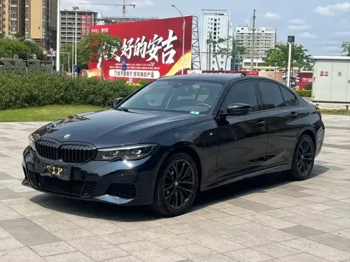 BMW 3-Series, 2022
