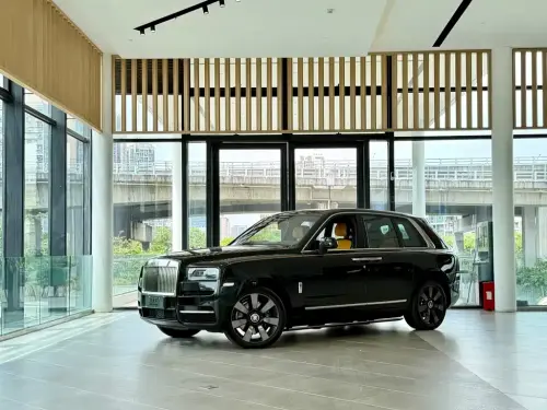 Rolls-Royce Cullinan, 2023