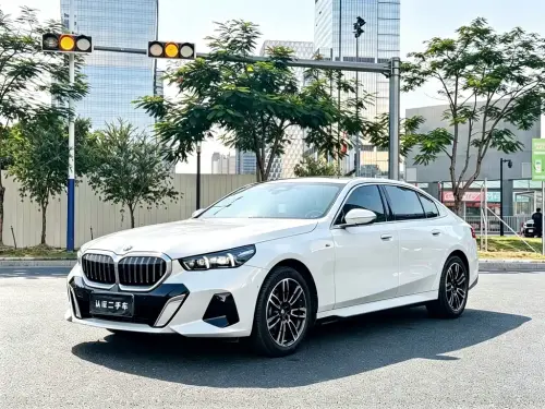 BMW 5-Series, 2024