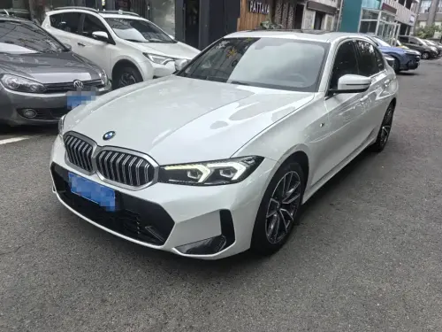 BMW 3-Series, 2023