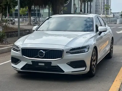 Volvo S60, 2023
