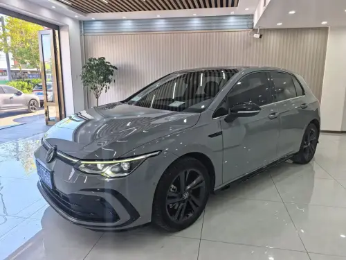 Volkswagen Golf, 2023