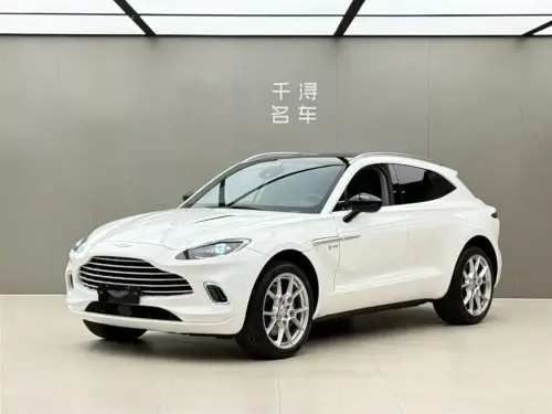 Aston Martin DBX, 2021