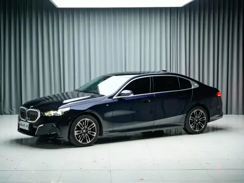 BMW 5-Series, 2024