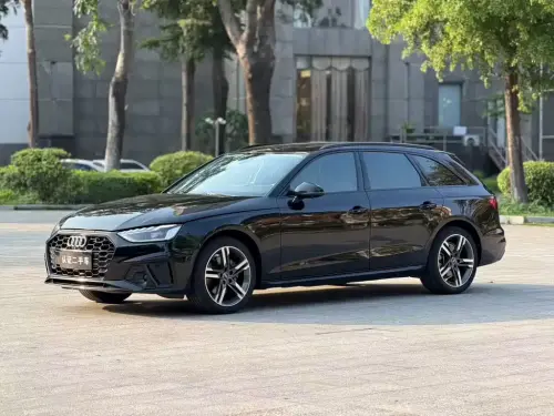 Audi A4, 2022