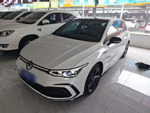 Volkswagen Golf, 2024