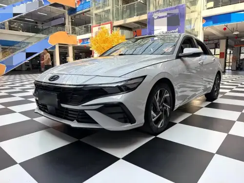 Hyundai Elantra, 2023