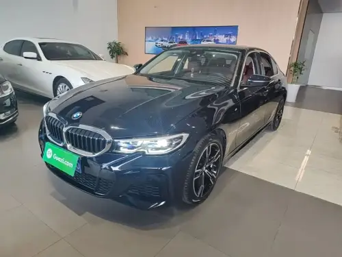 BMW 3-Series, 2022