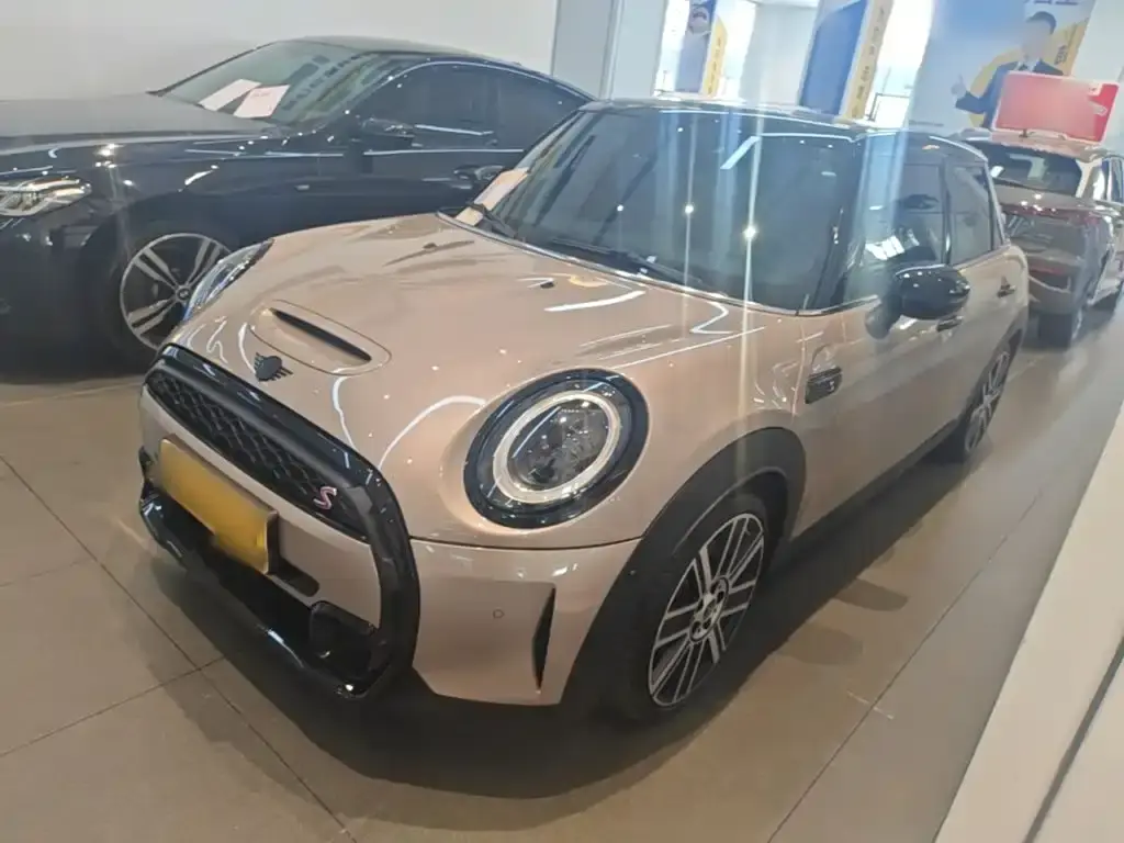 Mini MINI, 2024