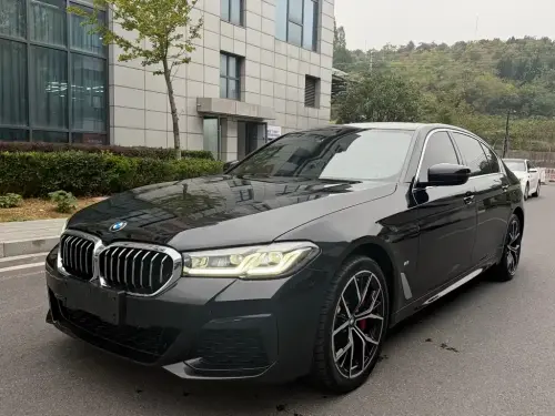 BMW 5-Series, 2023