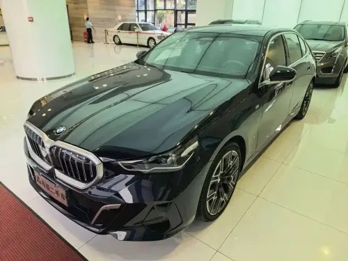BMW 5-Series, 2025