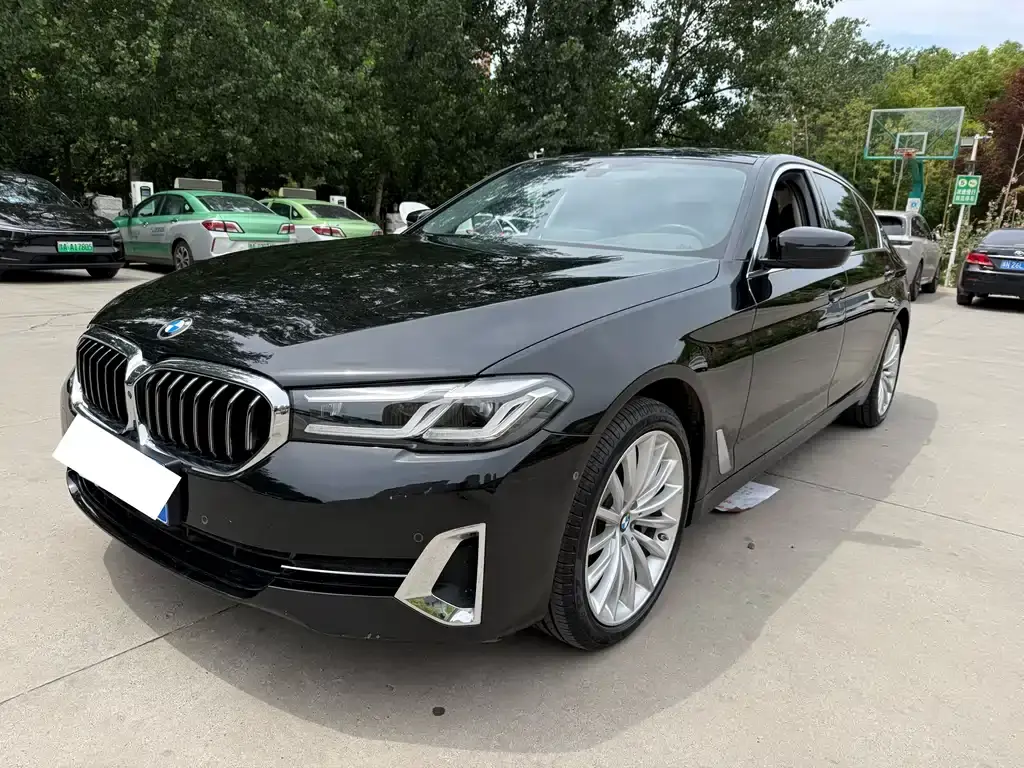 BMW 5-Series, 2023