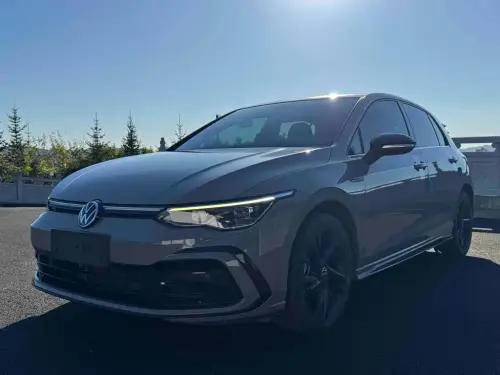 Volkswagen Golf, 2022