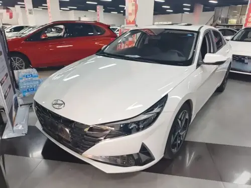 Hyundai Elantra, 2023