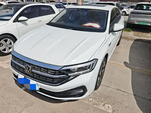 Volkswagen Sagitar, 2025