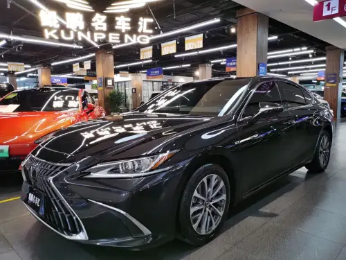 Lexus ES, 2023