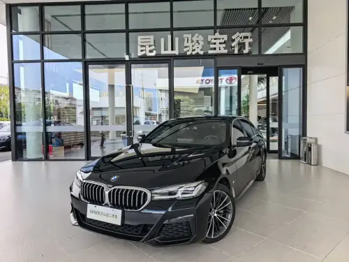 BMW 5-Series, 2022