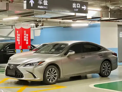 Lexus ES, 2023