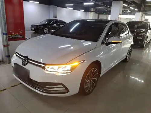 Volkswagen Golf, 2022
