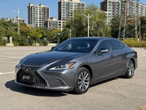 Lexus ES, 2021