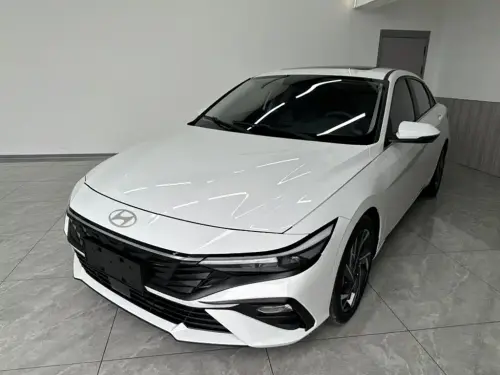 Hyundai Elantra, 2024