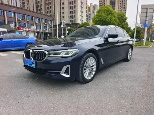 BMW 5-Series, 2022