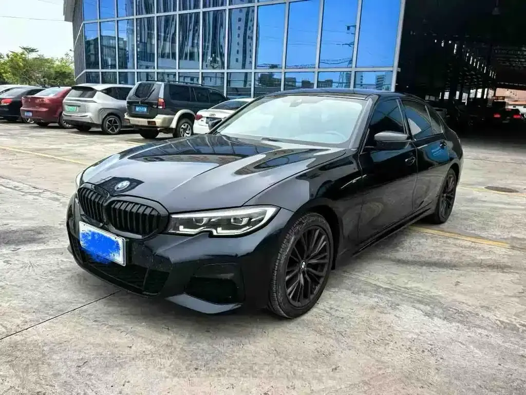 BMW 3-Series, 2022