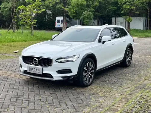 Volvo V90, 2022