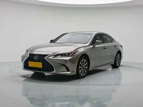 Lexus ES, 2022