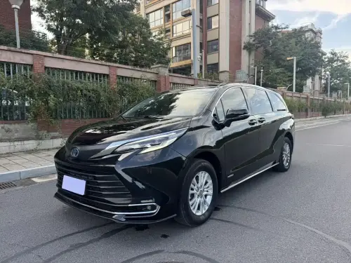 Toyota Sienna, 2024