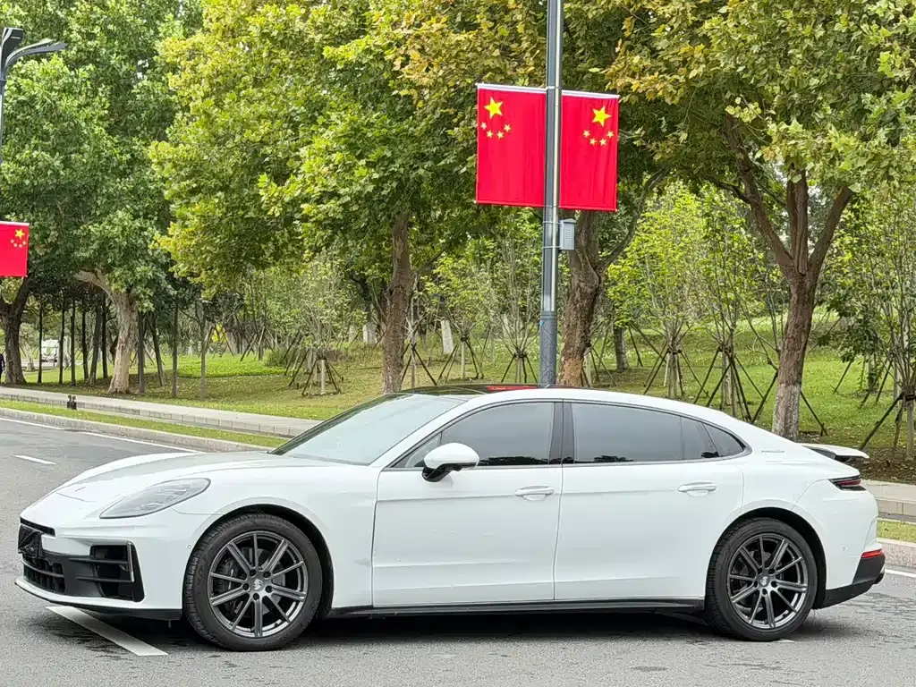 Porsche Panamera, 2024