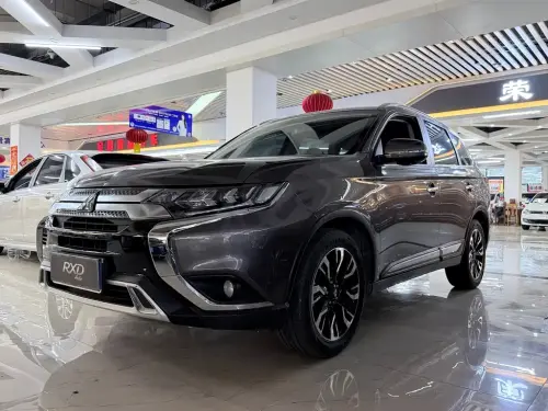 Mitsubishi Outlander, 2020