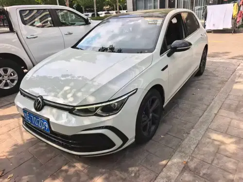 Volkswagen Golf, 2022