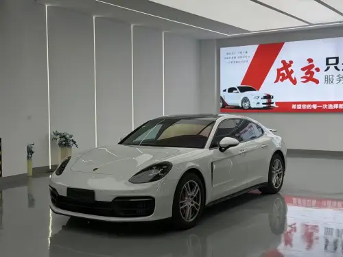 Porsche Panamera, 2023