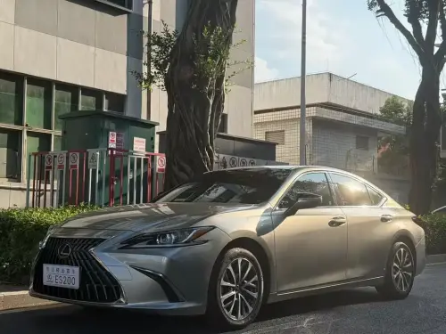 Lexus ES, 2023